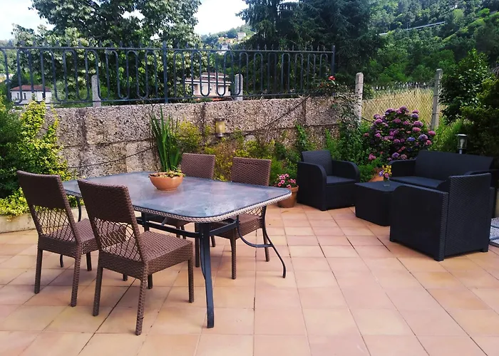 Casa Iriana - Parking Gratis I Jardin I Barbacoa Ourense